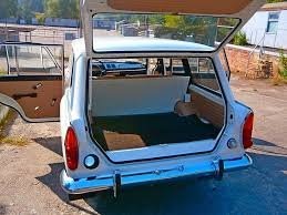 Самое интересное у универсала, конечно, сзади.