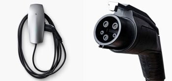 Ещё можно зарядку воткнуть.   
Да, хоть в прикуриватель...