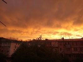 У нас тоже такое небо было. Тоже после шторма.