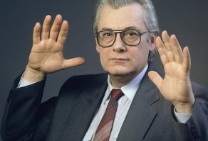Африканский пастор обманул прихожанку, сказав, что может стать невесомым