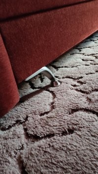 Я такие ножки прикрутил "вовнутрь" и не парюсь.)