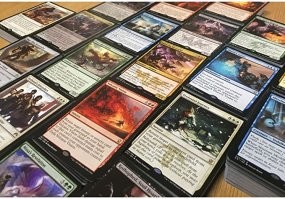 Игральные карты Magic the Gathering. Могут стоить больших денег.