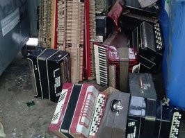 Тянет на махровый баяно-аккордеоно-оркестр! Аффтар, тебе только сегодня интернет подключили?! Этому баяну месяца полтора уже! И все его уже месяц как наизусть знают!