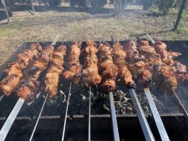 Ради 6 палочек так заморачиваться ?:) у меня тоже мангал ручной работы , но ради 6 палок я даже разжигать не буду .