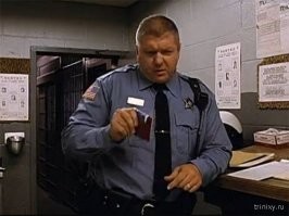 В США буйная афроамериканка разнесла "Макдональдс" из-за невкусного мороженого