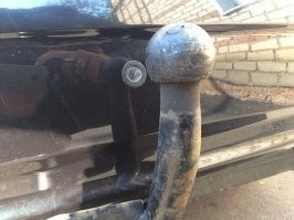 Один парктроник заменили другим. Принцип действия - сдаешь назад до характерного хруста.