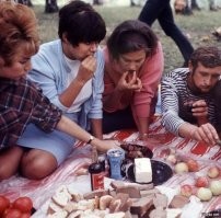 Heinz ? И бобы в банке, но хлопчег в тельняшке...