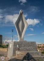 Не ищите здесь смысл. Здесь в основном маразм