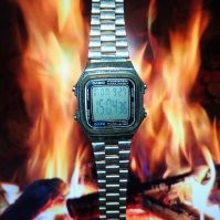 этим часам уже 15 лет, все еще не менял батарейку.