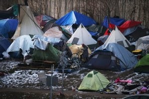 А мог бы бездомным и пенсионерам помочь.