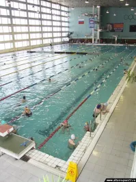 чёкаво?
плавал один! в этом бассейне неоднократно ночью. по большей части без верхнего освещения. полное умиротворение и красота! проще - ляпота!