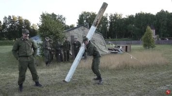 На награды за особы заслуги - в армии материала и смекалки не жалеют.