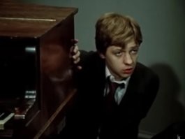 Не целуйтесь, а то меня тошнит