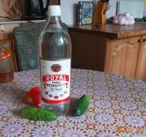 Да пил я "Royal", нормальный спирт, не хуже водки. И не окочурился.