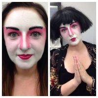 Пытался сдуть волос с экрана.