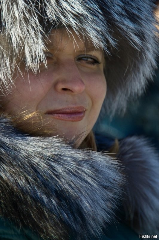 И ни одной русской красавицы (или автор считает что мы не заслуживаем считать своих женщин красивыми?)
Надо исправить этот недочёт.