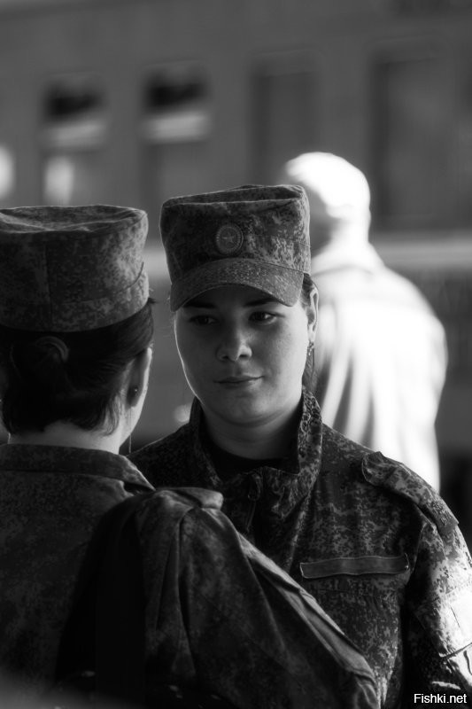 И ни одной русской красавицы (или автор считает что мы не заслуживаем считать своих женщин красивыми?)
Надо исправить этот недочёт.