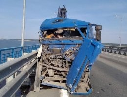 ""– МБУ “Дорремстрой” выплатит родственникам погибших три миллиона рублей, департамент социальной защиты населения Ульяновской области организует доставку тел в Тольятти и похороны, – сообщила и. о. начальника управления информационной политики Бикулова Светлана Владимировна..."