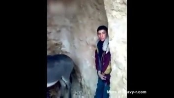 "то, что происходит в доме, в семье, с улицы должно быть недоступно никому"
Эти застенчивые кавказцы :)