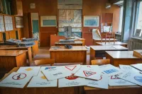 А здесь (если это колледж) готовили не водителей, а специалистов по обслуживанию автотранспорта.