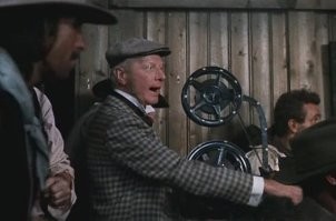 Какая жирная, вкусная нога!