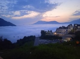 Роза Хутор под облаками.