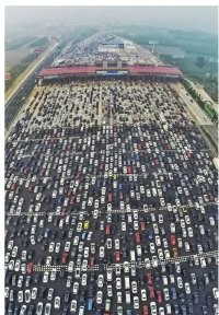 Как и в России, ничего не меняется: наделают хоть 100 полос, а в конце они все в 1 полосу сужаются....