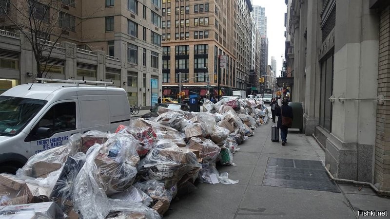 да ну фиг его знает. Кажется, в Малаховке таки всё-таки чище...