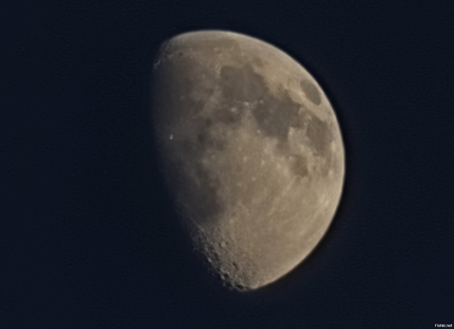 Фото Луны с телефона. Снимок Луны в 1999 году. Луна снятая на телефон. Снимок Луны Хуавей. Луна 2015 год
