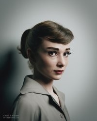 Возможно, когда-нибудь и мимику научатся воспроизводить. Потому что  фотореалистичной моделью уже никого не удивить