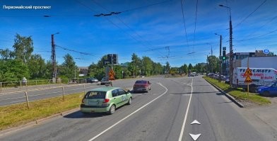 яндекс-панорама подтверждает что там "стрелка".