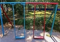 Нормальные качели - на таких стоя качаются.



Вьетнам или Лаос. Там из американского "наследия" что только не делают.







Голимый фотошоп.