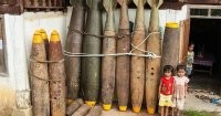 Нормальные качели - на таких стоя качаются.



Вьетнам или Лаос. Там из американского "наследия" что только не делают.







Голимый фотошоп.