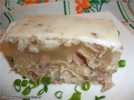 А как же холодец? Мясное желе, то что иностранцы вообще никак понять не могут ))