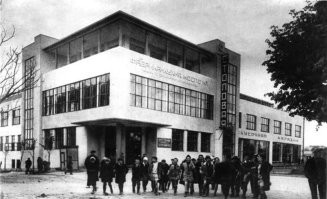 А не Ленинградский проспект, дом 7? Уж очень здание по архитектуре похоже...