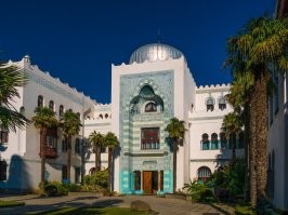 Дворец Дюльбер в Крыму. Дачка одного из Романовых.