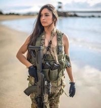 Ты, брат, не прав...
Ах, какие Суламифи с автоматом за плечом!!!