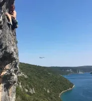 будет подниматься на ощупь