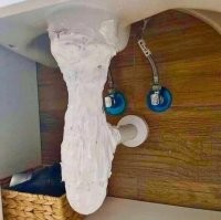 Это сделал сантехник или рой диких пчёл?