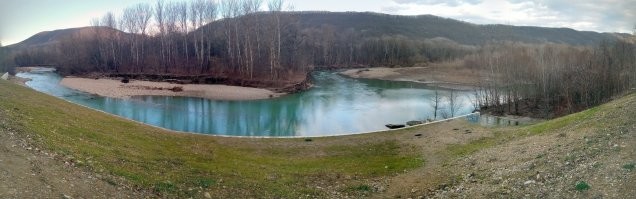 Разлив реки. Разница в полгода. В этом году ещё не фоткал, но думаю что съездим. Лучше чем на море.