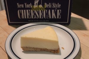 Вчера купил себе NY cheesecake, замороженный. Оставил на столе.
Пока гулял с собакой, 2/3 торта сожрали.