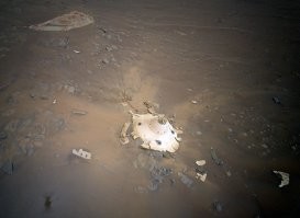учитывая что ранее он проехал не далеко от части спускаемого аппарата, то шансы найти ещё какой-то мусор наоборот, высокие.