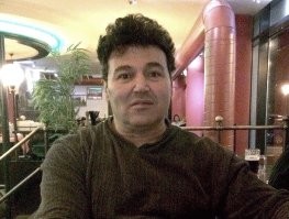 Можно бесконечно спорить о том, была ли дальнейшая история Якова Циперовича правдой или ложью. Однако факт остается фактом - молодой человек умер в возрасте 26 лет. В порыве безумной ревности Якова отравила его первая жена.
При каких обстоятельствах и чем был отравлен парень - осталось неизвестным, поскольку заявления в милицию никто не подавал. Соответственно, не было и следствия. Напрашивается вопрос: а что тогда было?

Как впоследствии рассказывал Яков Циперович, вероятно, ревнивая жена добавила в вино, которое он пил, какой-то сильный яд. Он почувствовал резкую боль в желудке и потерял сознание. После этого парень действительно был спасен в одной из больниц Минска, в которую он был доставлен в состоянии клинической смерти. Его сердце уже не билось, однако мозговая деятельность еще не прекратилась. На то, чтобы успеть спасти человека при наступлении клинической смерти, врачам отводится не более 7 минут. Вопреки всей сложившейся медицинской практике, Яков пробыл в этом пограничном состоянии более часа. Неожиданно врачами было зафиксировано восстановление работы сердца. Сам же пациент продолжал оставаться в бессознательном состоянии еще около недели.
Очнувшись, Яков Циперович буквально не узнал сам себя. Это было не его тело, не его руки, ноги также не слушались. Голова очень сильно болела. Было ощущение, словно его всего стерли. Из воспоминаний - только его состояние, когда он находился в небытии.

"Я очутился в немыслимо огромной спирали. Запомнил ощущение абсолютного счастья. На каких-то витках я останавливался, и в меня буквально закачивали огромное количество информации. Знания эти напрямую без голоса закладывались в мое сознание. Я испытывал восторг и удивление. Я ощущал себя пятном света, которое постоянно меняло цвет. Вокруг меня находились сущности, которые тоже являли собой световую субстанцию. Некоторые были там десятки тысяч лет. Но время в той ипостаси не имеет значения. Там присутствует ощущение безграничной свободы – ты летаешь. Там ничего никто не говорит, слов не существует. Всё происходит на уровне передачи энергий..."

Яков на какое-то время потерял способность говорить. Несколько позже, вместе с постепенным восстановлением речи, он ощутил необыкновенный прилив физической силы и какой-то незнакомой энергии. Он, ранее не отличавшийся богатырской мощью, словно перестал чувствовать вес предметов, даже самых тяжелых, легко поднимал или передвигал их. Молодой человек перестал уставать и мог, по собственному признанию, отжаться десять тысяч раз. В то же время Яков Циперович утратил способность, имеющуюся у каждого человека, и на которую никто даже не обращает внимания - он разучился спать.

Забегая вперед, скажем, что сон больше никогда не вернулся в жизнь Якова.
Мало того, стоило Циперовичу просто попробовать лечь, принять горизонтальное положение, как в сознании парня слышался какой-то неведомый щелчок, заставляющий его тут же встать, сколько бы раз он ни повторял этих попыток.
Яков Циперович, испытывая понятную тревогу и даже панику, обращался к врачам и экстрасенсам, даже к знаменитой Джуне Давиташвили. Однако никто из них не мог ни объяснить его отклонение, ни тем более помочь. Врачи констатировали отсутствие каких-либо странностей в состоянии его здоровья.
Вернуть сон не помогли даже транквилизаторы, которые Яков пробовал принимать порой в огромных количествах. Сон был словно вычеркнут из программы его организма.
"Со мной произошла странная вещь – я перестал ощущать течение времени. Для меня оно словно не существует. Нет деления на день и ночь, все это единый неделимый процесс. Для меня жизнь – это как один огромный день..."

Шли недели, месяцы и годы, Яков Циперович продолжал бодрствовать по ночам. Его жизнь продолжалась, но она стала совсем странной и совершенно иной, чем была с его рождения. Температура его тела стала ниже нормальной на целых три градуса. Этот факт не вызывал в Якове какого-либо дискомфорта либо обеспокоенности. Напротив, его общее физическое и душевное состояние, несмотря на всю непривычность и естественный дискомфорт, было чем-то сродни своеобразной нирване, поскольку для Циперовича стало обычным постоянное ощущение невесомости, отсутствие тяжести собственного тела. Ему казалось, что стоит оттолкнуться ногами от земли, и он воспарит...

Чем дольше Яков находился в состоянии бессонницы, тем больше наполняли его тело загадочные силы и тем здоровее он выглядел. Закончилась эта эйфория тем, что однажды, когда Циперовичу было около 50 лет, он, встретившись со своими друзьями, с которыми учился в одном классе, заметил, как сильно они постарели. Ничего особенного, обычные возрастные изменения после сорока - залысины, морщины, цвет лица и состояние кожи. Однако самого Якова эти преобразования непостижимым образом миновали. Независимо от того, насколько феномен остановки старения является правдой или вымыслом, Яков Циперович внешне остался практически неизменным в своем физическом теле примерно 35-летнего возраста.

Через 17 лет после смерти, в 1996 году Яков женился на девушке Карине. Такой же простой белоруске, как и он сам. В отличие от неспящего Циперовича, она обладает только одной суперспособностью - быть хорошей женой. Карина понимает и любит мужа таким, какой он есть. Для нее загадочные странности Якова давно перестали быть чем-то непривычным.

Через год после свадьбы у супругов родился сын Александр. Новая действительность сверхчеловека наконец-то приобрела какой-то смысл, наполненность, спокойствие и гармонию. После рождения сына семья переехала в Германию и обосновалась в старинном городе Галле, где среди древних готических замков, церквей и соборов ведет практически затворническую жизнь. Сын Якова учится в школе, гордится отцом и мечтает стать, как и он, сверхчеловеком.

Яков Циперович по-прежнему бодрствует. Его каждый единый день условно разделяется только на светлое и темное время суток. Чем же занят этот удивительный человек в то время, когда его семья спит?
По словам самого Якова, ничем сверхъестественным или необычным, как могло бы показаться. Он просто живет. Ночные часы для него ничем не отличаются от дневных. Просто это время, когда он остается один. Треть каждого длинного дня Циперовича.
Обычным занятием в это время для него являются такие нешумные дела, как чтение, сочинение стихотворений, к которым он пристрастился во второй своей жизни, и, конечно же, ночные размышления и воспоминания.

"Сначала я оценивал случившееся как наказание за какие-то деяния. Но спустя много лет я понял, что, наверное, это все-таки дар. Ведь страдания, которые первое время после случившего так терзали меня, превратились в совершенно невообразимые вещи и вывели меня на уровень, куда еще никто не добирался..."

Сейчас Якова Циперовича вместе с его женой Кариной и сыном Александром можно встретить как в родном для них городе Минске, так и в германском Галле. Сверхчеловеку уже 65 лет. Но на вид ему не дашь и сорока (на фото Яков Циперович сейчас).

В текущее время Яков занят тем, что все еще пытается победить бессонницу и заново научиться спать. То, что у него получается, конечно, пока нельзя назвать настоящим сном. С помощью йоги и специальных методик Циперович погружает себя в особое медитативное состояние, благодаря которому у него получается забыться, рассеяться на пару часов в каком-то подобии сновидений. Всего несколько часов подобия сна. Но Яков Циперович рад и этому.

Несмотря на феноменальные особенности, которых больше ни у кого нет на этой планете, ему почему-то очень важно и нужно стать обычным человеком, умеющим спать...

Феномен Циперовича достаточно широко обсуждался в СМИ. Особенно в 1980-е годы, когда в этом человеке проявились сверхспособности после клинической смерти.
Документальные фильмы о Якове Циперовиче снимали даже японцы и французы. Но со временем интерес к неспящему и нестареющему человеку сошёл на нет. Конечно, по большому счету к этому приложил руку и сам наш герой. Свалившаяся на него слава оказалась ему не столько неприятна, сколько вообще чужда.

В то же время действительно странно, что за столь продолжительное время существования феномена его не то что не изучила официальная наука, наоборот, складывается ощущение, что эту загадку намеренно постарались забыть. Иначе как можно еще объяснить полное отсутствие каких-либо исследований?

Но кому и по какой причине могло понадобиться, чтобы феномен неспящего и нестареющего человека был забыт? С каждого фото Якова Циперовича на нас неизменно смотрит усталый, растерянный и словно заблудившийся человек. Да оно так и есть, по сути, поскольку Яков - действительно заблудился. Во времени и в себе...