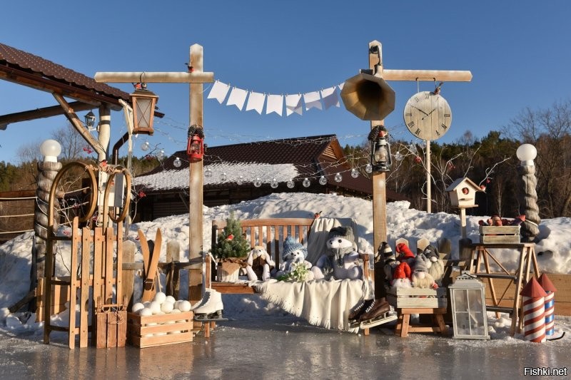 Занимаюсь детской фотографией. Любим помастерить декорации, реквизит и костюмы.  Многое в кадре сделано в нашей мастерской.