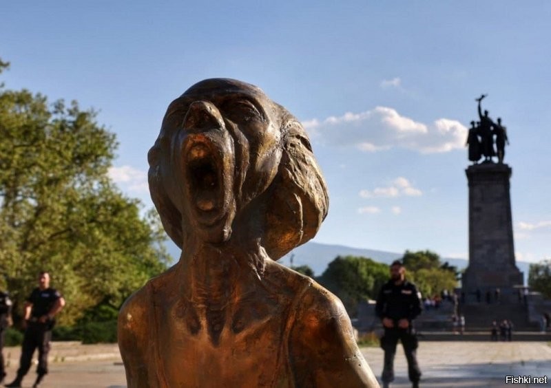 Кричащая статуя в Италии.
Автор случайно не тот же, что и у этого "шедевра"?