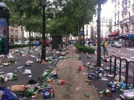 Понятно. Телепатическое чтение мыслей, и всё такое. Разумных объяснений не предвидится.
Вспомнил про Воронеж. Был не так давно, на мероприятиях ко дню рожденья Петра. Приятный город. Если он помойка, то я даже слова такого не подберу, дабы Париж охарактеризовать. У меня складывается впечатление, что вы небыли ни в Воронеже, ни в Париже. А я бы предпочел спорить о вкусе устриц и кокосовых орехов с теми, кто их ел. Больше говорить не о чем.
Хотя попробуйте по двум фото угадать, где помойка Воронеж, а где непомойка Париж.