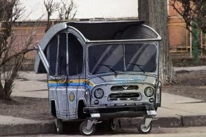 Почему машины советской милиции были желто-синего цвета?