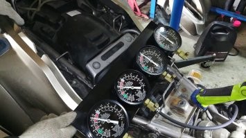 Владел в свое время мыцыком HONDA CB750....Видел на ТО как настраивают и синхронизируют 4 карбюратора!