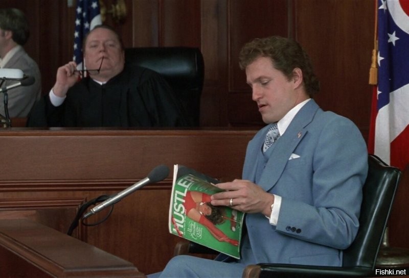 Интересный пост. Вот ещё одна пасхалка: в фильме "Народ против Ларри Флинта", судью, который приговорил Ларри к 25 годам, сыграл сам Ларри и особняк, в котором снимали фильм, одно время на самом деле принадлежал ему.