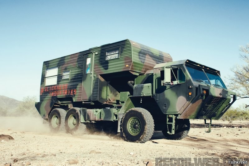 Военный грузовик Oshkosh MK48 6x6, использовался армией США в период с 1987 по 2000 г